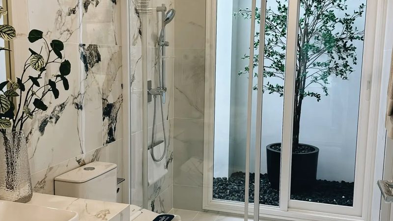 工商业屋顶光伏承重计算：确保安全与合规的关键步骤
